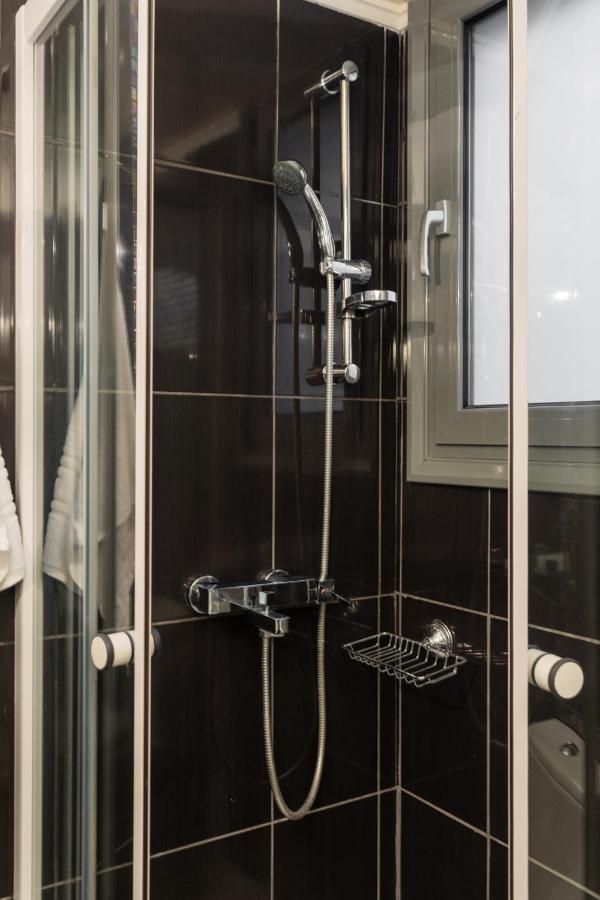 Beautiful City Rooms Close To Acropolis Atenas Exterior foto